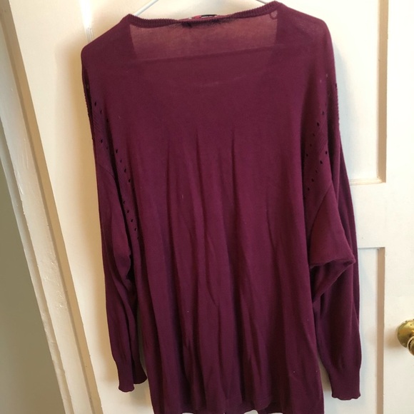 JustFab burgundy Long Sleeve Relaxed sweater. Wear with tights or a skirt. - Picture 5 of 9